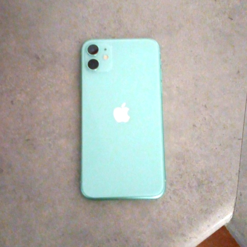 I'm selling a iPhone 11